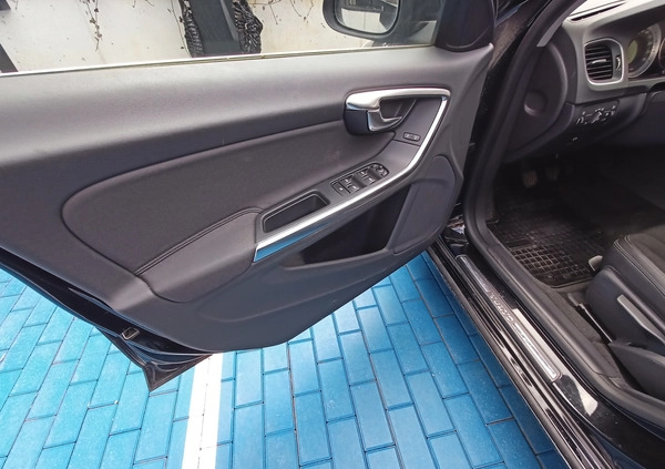 Volvo S60 cena 33880 przebieg: 163000, rok produkcji 2011 z Kraków małe 137
